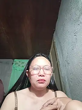 Snapshot of hotpinay_45 chatting on April 6, 2026, 11:11 am hotpinay 45 online show from April 6, 2026, 11:11 am