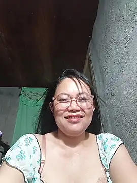 Snapshot of hotpinay_45 chatting on April 5, 2026, 8:21 am hotpinay 45 online show from April 5, 2026, 8:21 am