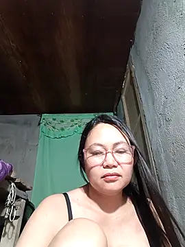 Snapshot of hotpinay_45 chatting on April 16, 2026, 8:04 am hotpinay 45 online show from April 16, 2026, 8:04 am