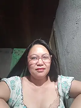 Snapshot of hotpinay_45 chatting on April 4, 2026, 8:15 pm hotpinay 45 online show from April 4, 2026, 8:15 pm