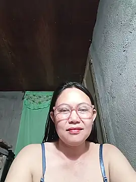 Snapshot of hotpinay_45 chatting on April 8, 2026, 11:01 am hotpinay 45 online show from April 8, 2026, 11:01 am