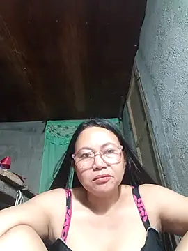 Snapshot of hotpinay_45 chatting on March 31, 2026, 10:45 pm hotpinay 45 online show from March 31, 2026, 10:45 pm