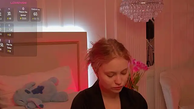 MollyHilton online show from March 10, 2026, 6:12 pm