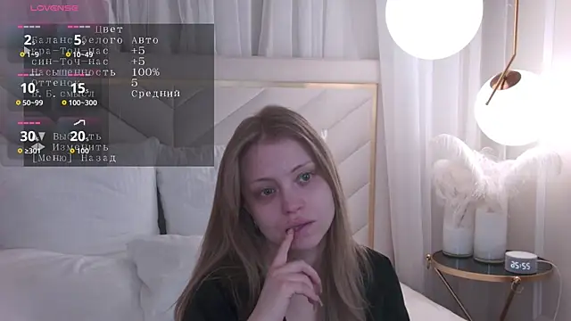 MollyHilton online show from February 19, 2026, 6:27 pm