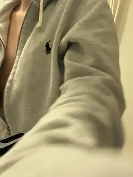 Sara0202 online show from April 5, 2026, 11:11 pm