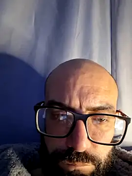 Snapshot of Robsonitj90 chatting on June 7, 2026, 6:18 am Robsonitj90 online show from June 7, 2026, 6:18 am