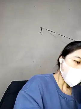 Daisy-lusia2026 online show from April 13, 2026, 2:21 pm