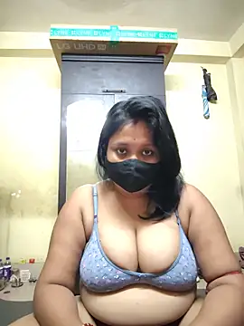 Snapshot of Curvy_Trisha chatting on May 26, 2026, 12:36 pm Curvy Trisha online show from May 26, 2026, 12:36 pm