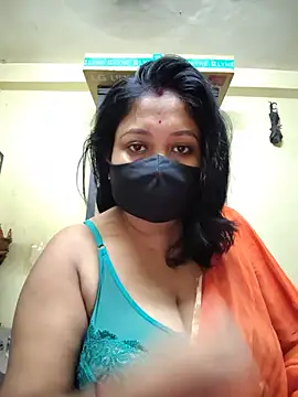 Snapshot of Curvy_Trisha chatting on June 24, 2026, 3:10 pm Curvy Trisha online show from June 24, 2026, 3:10 pm