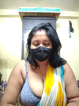 Snapshot of Curvy_Trisha chatting on May 31, 2026, 3:07 pm Curvy Trisha online show from May 31, 2026, 3:07 pm