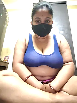 Snapshot of Curvy_Trisha chatting on March 21, 2026, 7:29 pm Curvy Trisha online show from March 21, 2026, 7:29 pm