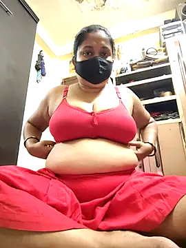 Snapshot of Curvy_Trisha chatting on March 23, 2026, 7:14 pm Curvy Trisha online show from March 23, 2026, 7:14 pm
