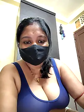 Snapshot of Curvy_Trisha chatting on April 3, 2026, 2:23 pm Curvy Trisha online show from April 3, 2026, 2:23 pm