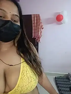 Snapshot of Aliya_Hott chatting on July 6, 2026, 6:31 am Aliya Hott online show from July 6, 2026, 6:31 am