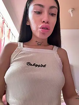 Bonny Eva online show from April 3, 2026, 6:14 pm