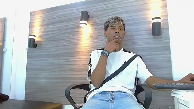 TonnyMarck online show from March 30, 2026, 5:42 am