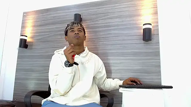 TonnyMarck online show from March 26, 2026, 2:32 am