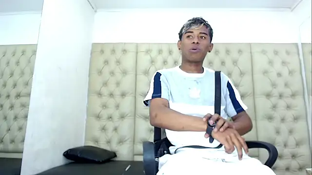 TonnyMarck online show from March 19, 2026, 3:17 am