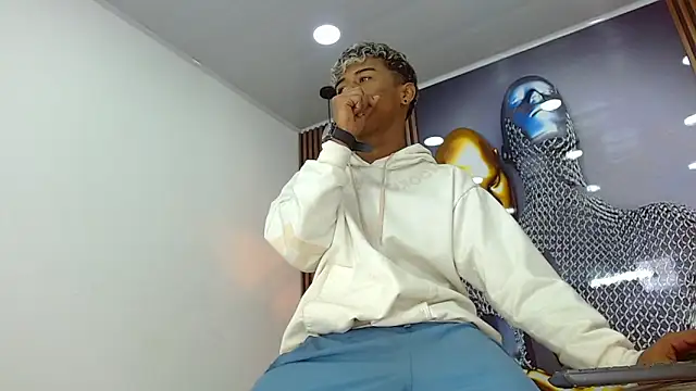 TonnyMarck online show from April 13, 2026, 1:48 pm