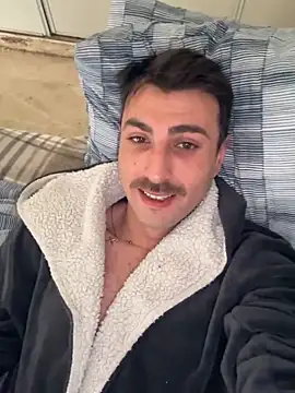 Snapshot of Aliiiix chatting on March 18, 2026, 12:08 pm Aliiiix online show from March 18, 2026, 12:08 pm