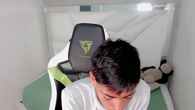 Liarr  online show from February 2, 2026, 7:57 pm