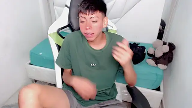 Liarr  online show from March 3, 2026, 8:05 pm