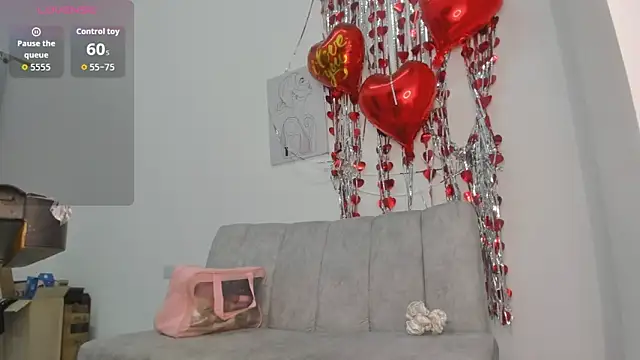 velvetluna  online show from March 3, 2026, 11:06 am