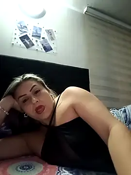 Snapshot of maynor_1998 chatting on March 7, 2026, 11:43 pm maynor 1998 online show from March 7, 2026, 11:43 pm