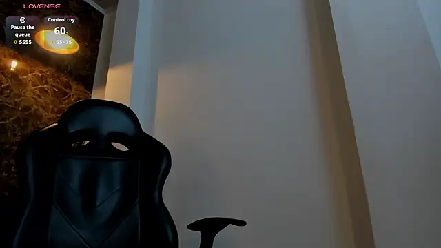 Snapshot of Hanna_Becker_ chatting on March 26, 2026, 11:30 am Hanna Becker online show from March 26, 2026, 11:30 am