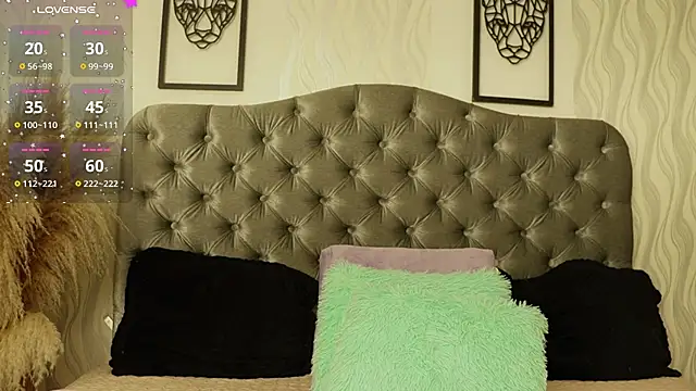 Snapshot of katt_eyes_ chatting on April 15, 2026, 1:37 pm katt eyes online show from April 15, 2026, 1:37 pm