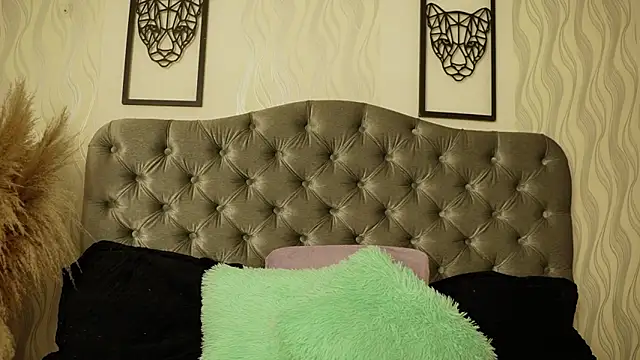 Snapshot of katt_eyes_ chatting on March 6, 2026, 1:17 pm katt eyes online show from March 6, 2026, 1:17 pm