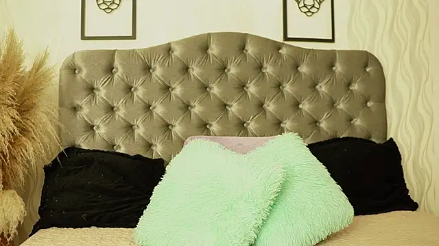 Snapshot of katt_eyes_ chatting on March 29, 2026, 1:24 pm katt eyes online show from March 29, 2026, 1:24 pm