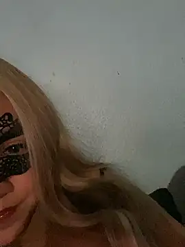 Snapshot of Karenhot11 chatting on February 1, 2026, 3:05 am Karenhot11 online show from February 1, 2026, 3:05 am