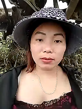 Ella-aa online show from March 21, 2026, 6:03 am