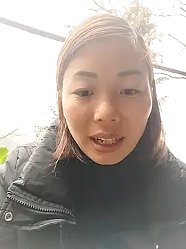 Snapshot of Ella-aa chatting on February 5, 2026, 3:35 am Ella-aa online show from February 5, 2026, 3:35 am