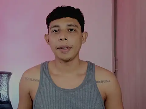 Snapshot of nilo2021 chatting on March 27, 2026, 1:23 pm nilo2021 online show from March 27, 2026, 1:23 pm