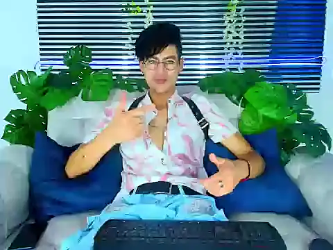 ThiiagoSaeenz online show from March 10, 2026, 5:06 pm