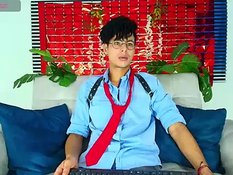 Snapshot of ThiiagoSaeenz chatting on February 18, 2026, 10:50 pm ThiiagoSaeenz online show from February 18, 2026, 10:50 pm