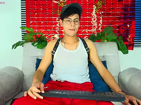 Snapshot of ThiiagoSaeenz chatting on February 17, 2026, 2:47 pm ThiiagoSaeenz online show from February 17, 2026, 2:47 pm