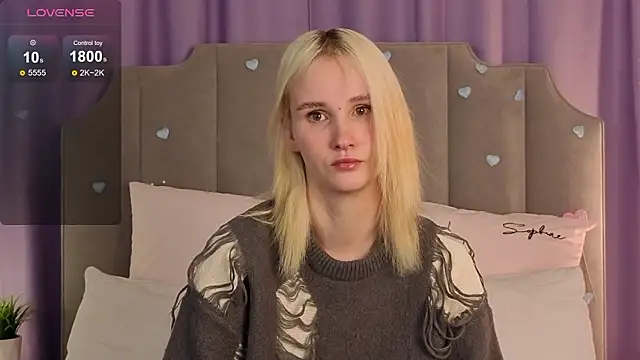 CrystalLili online show from February 18, 2026, 3:48 am