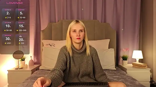 CrystalLili online show from February 28, 2026, 4:23 am