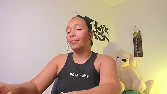 Snapshot of Nia13 chatting on February 25, 2026, 6:35 am Nia13 online show from February 25, 2026, 6:35 am