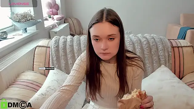 Elina X online show from July 4, 2026, 1:37 pm