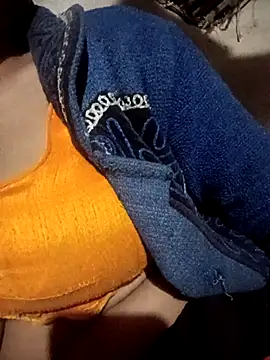 Snapshot of Lovely_sima chatting on February 25, 2026, 5:13 pm Lovely sima online show from February 25, 2026, 5:13 pm