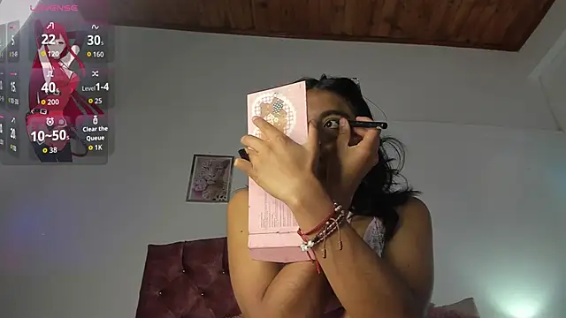 luna velveth online show from April 6, 2026, 10:27 am