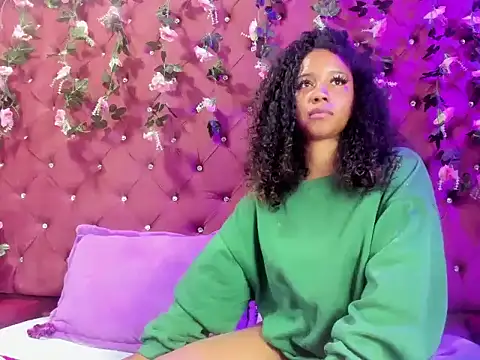 Snapshot of Lunaa_Brunettee chatting on February 5, 2026, 3:13 am Lunaa Brunettee online show from February 5, 2026, 3:13 am