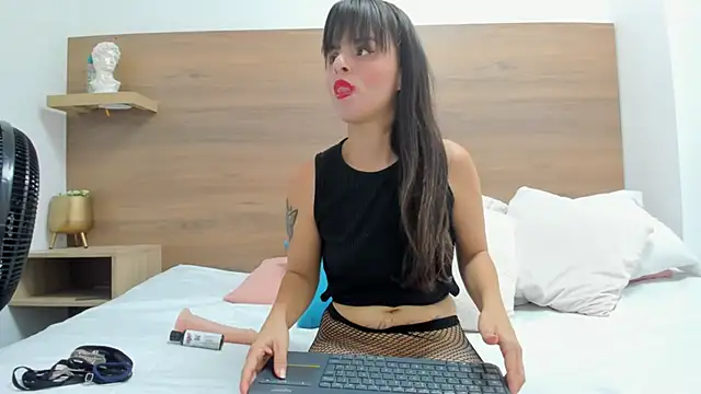 luz-miiaa online show from February 7, 2026, 12:02 pm