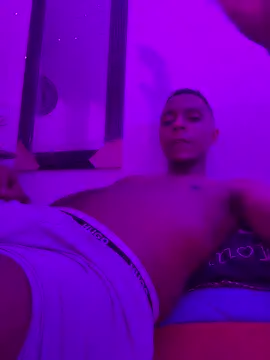 Snapshot of hotboyluxe chatting on May 24, 2026, 11:21 am hotboyluxe online show from May 24, 2026, 11:21 am