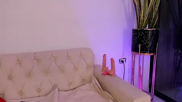 Snapshot of liorah_wolf chatting on February 20, 2026, 8:22 pm liorah wolf online show from February 20, 2026, 8:22 pm