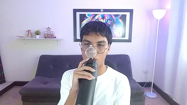 Maecum18 online show from April 11, 2026, 8:56 pm